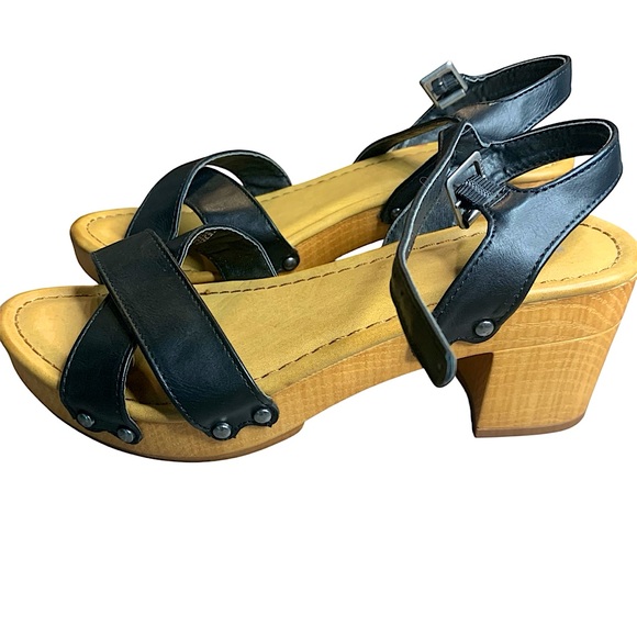 • MIA black and tan block heels size 8 - Picture 1 of 3